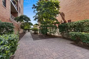 2811 N Bell Ave, Chicago, IL 60618 - Photo 3