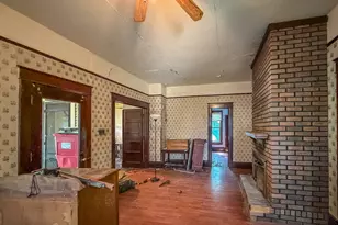 364 E Franklin St, Bement, IL 61813 - Photo 9