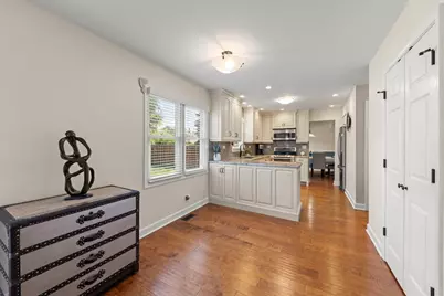 1608 Lois Ann Lane, Naperville, IL 60563 - Photo 7