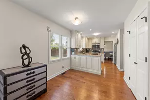 1608 Lois Ann Ln, Naperville, IL 60563 - Photo 7