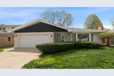 9712 S Kolmar Avenue, Oak Lawn, IL 60453 - Photo 1