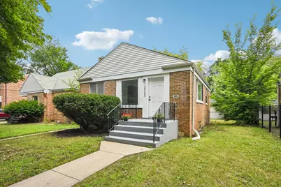 10145 S Bensley Avenue, Chicago, IL 60617 - Photo 1