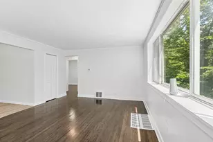 10145 S Bensley Ave, Chicago, IL 60617 - Photo 3