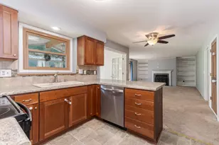 34 Chiswick Cir, Bloomington, IL 61704 - Photo 9