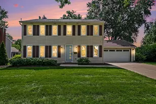 1120 Summit Hills Ln, Naperville, IL 60563 - Photo 1
