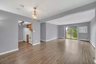 138 E Bailey Rd, Naperville, IL 60565 - Photo 5