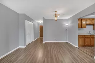 138 E Bailey Rd, Naperville, IL 60565 - Photo 9