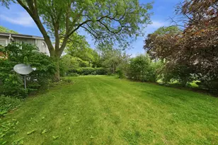 130 Surrey Ln, Burr Ridge, IL 60527 - Photo 45