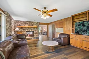 2250 White Oak Dr, Northbrook, IL 60062 - Photo 9