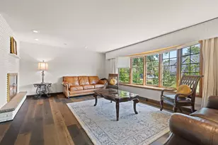 2250 White Oak Dr, Northbrook, IL 60062 - Photo 15