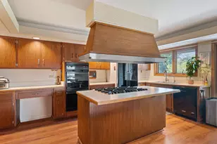 2250 White Oak Dr, Northbrook, IL 60062 - Photo 13
