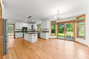 9 N Daniels Dr, Batavia, IL 60510 - Photo 15