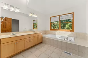 9 N Daniels Dr, Batavia, IL 60510 - Photo 37