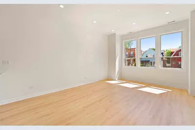 538 N Trumbull Avenue, Chicago, IL 60624 - Photo 3