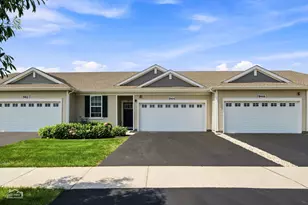 944 Darwin St, North Aurora, IL 60542 - Photo 1