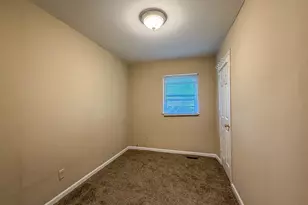 910 Maplepark Dr, Champaign, IL 61821 - Photo 13