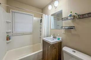 910 Maplepark Dr, Champaign, IL 61821 - Photo 17