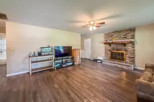 910 Maplepark Dr, Champaign, IL 61821 - Photo 5