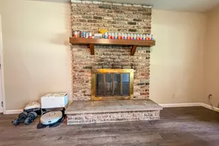 910 Maplepark Dr, Champaign, IL 61821 - Photo 7