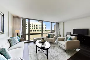 330 W Diversey Pkwy, Chicago, IL 60657 - Photo 3