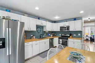 74 Silver Tree Cir, Cary, IL 60013 - Photo 11