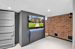 1627 Jackson St, Rockford, IL 61107 - Photo 51