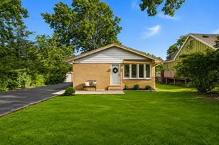 849 E Red Oak St, Addison, IL 60101 - Photo 1