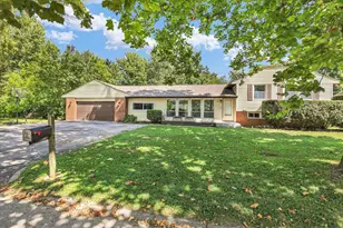 1912 Clover Ln, Champaign, IL 61821 - Photo 3