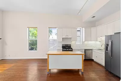 1710 W Erie Street #301, Chicago, IL 60622 - Photo 5
