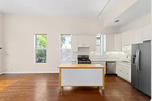 1710 W Erie St, Chicago, IL 60622 - Photo 5