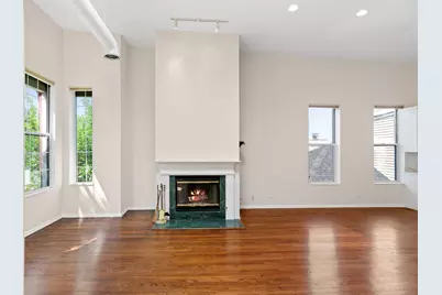 1710 W Erie Street #301, Chicago, IL 60622 - Photo 3