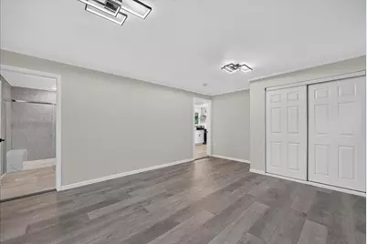 211 N Graylynn Drive, Mount Prospect, IL 60056 - Photo 9