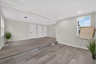 211 N Graylynn Drive, Mount Prospect, IL 60056 - Photo 3