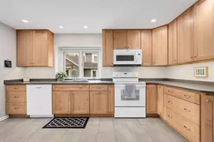 517 Renn Ct, Wheaton, IL 60187 - Photo 7