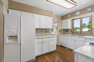 209 Alfred Dr, Sycamore, IL 60178 - Photo 11
