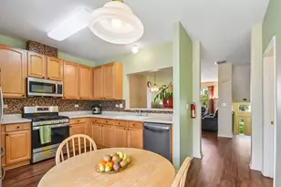 641 S Rosehall Ln, Round Lake, IL 60073 - Photo 9
