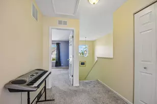 641 S Rosehall Ln, Round Lake, IL 60073 - Photo 15