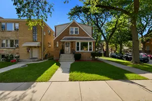 3858 N Sawyer Ave, Chicago, IL 60618 - Photo 1