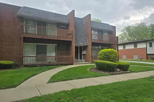 523 N Pleasant Dr, Glenwood, IL 60425 - Photo 1