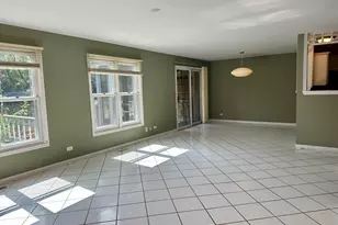 935 Victoria Dr, Woodstock, IL 60098 - Photo 5