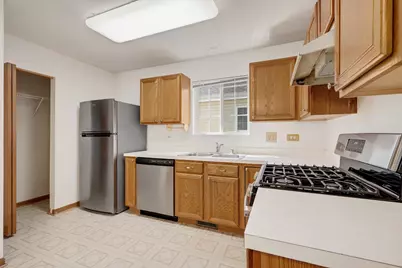 353 Ogden Falls Boulevard #353, Oswego, IL 60543 - Photo 7