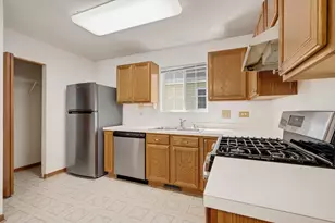 353 Ogden Falls Blvd, Oswego, IL 60543 - Photo 7