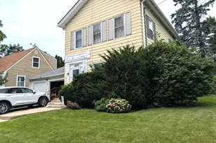 802 Erie St, Elgin, IL 60123 - Photo 3