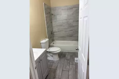 7408 S Yates Boulevard, Chicago, IL 60649 - Photo 5