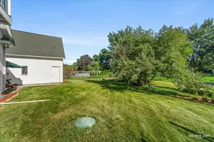 1925 Suzy St, Lake Holiday, IL 60548 - Photo 21