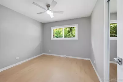 557 Willard Avenue, Elgin, IL 60120 - Photo 17