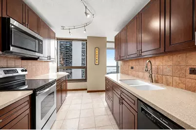 360 E Randolph Street #901, Chicago, IL 60601 - Photo 9
