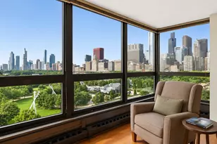 360 E Randolph St, Chicago, IL 60601 - Photo 3
