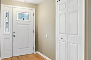 177 Cascade Dr, Indian Head Park, IL 60525 - Photo 3