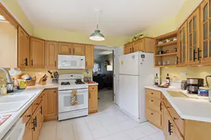 4420 Edinburg Ln, Hanover Park, IL 60133 - Photo 9